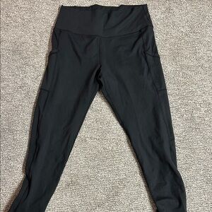 Women's Black High-Waisted Capris